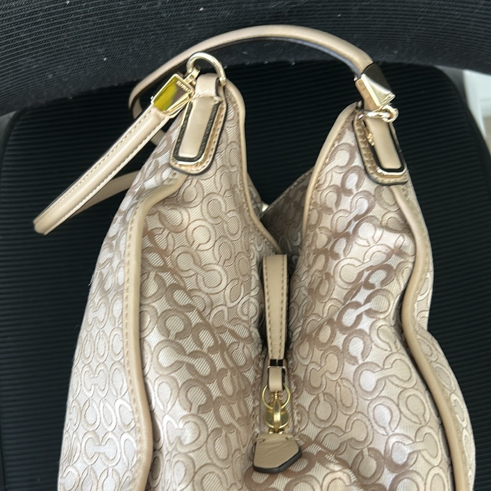 Coach Beige Signature Shoulder Bag - Picture 8 of 17